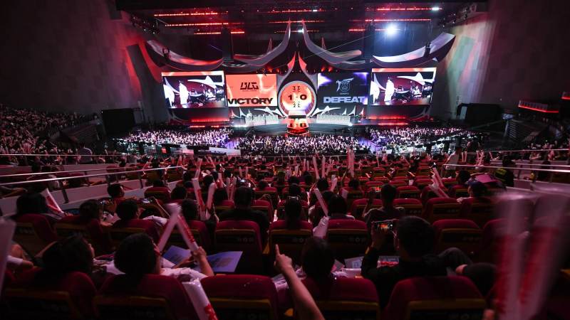 英雄联盟总决赛下路双人组的配合逻辑是什么